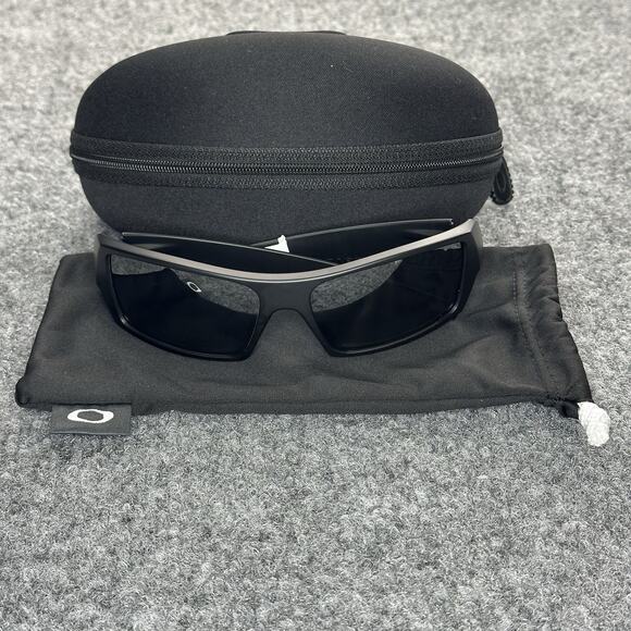Oakley Gascan 009014 Matte Black Lens Athletic Sunglasses NEW! NWT! 324$ Retail! - Picture 1 of 10